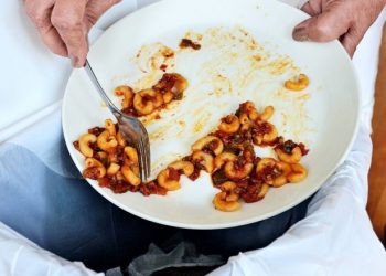 4 ways you can stop wasting food