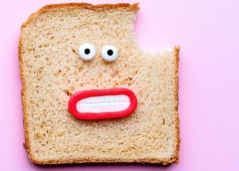 Lots of carbs may mess up oral health for postmenopausal women