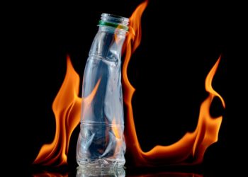 Heating trick gets plastic waste to suck up CO2